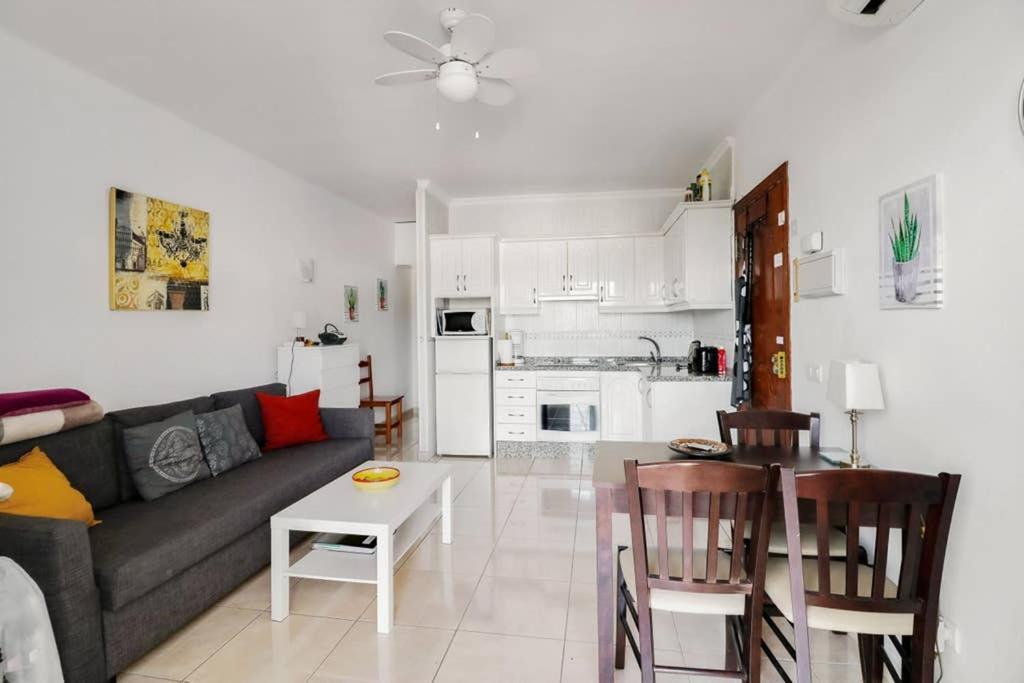 Capistrano Village, 1 Bedroom + Free Wi-Fi เนร์คา ภายนอก รูปภาพ