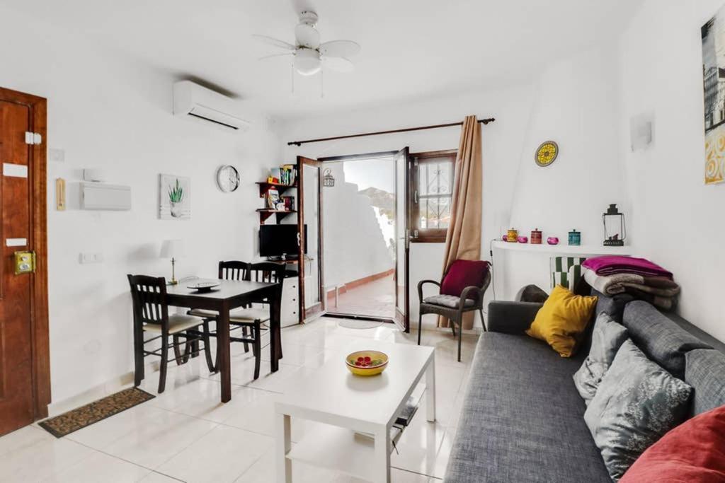 Capistrano Village, 1 Bedroom + Free Wi-Fi เนร์คา ภายนอก รูปภาพ