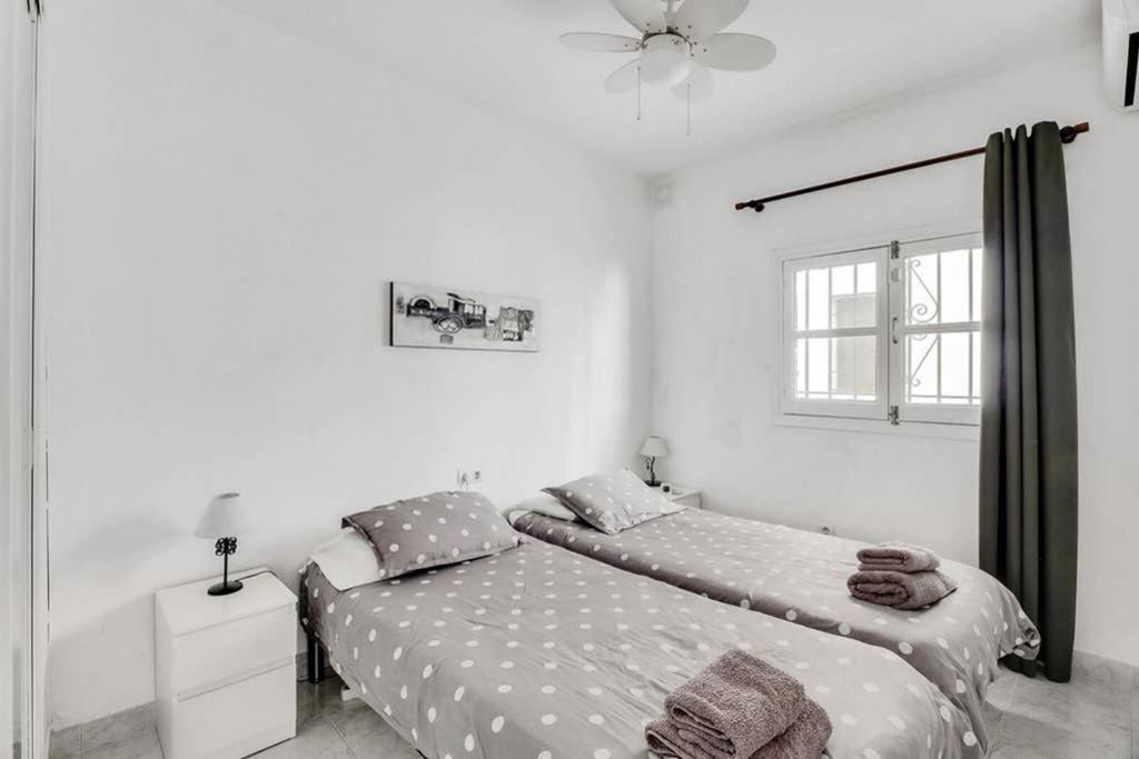 Capistrano Village, 1 Bedroom + Free Wi-Fi เนร์คา ภายนอก รูปภาพ