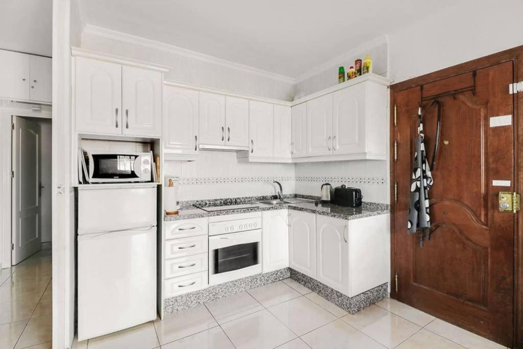 Capistrano Village, 1 Bedroom + Free Wi-Fi เนร์คา ภายนอก รูปภาพ